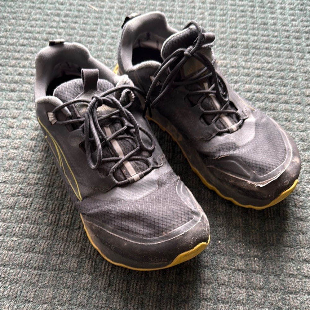 Altra Athletic Shoes Black and Yellow Performance Runners